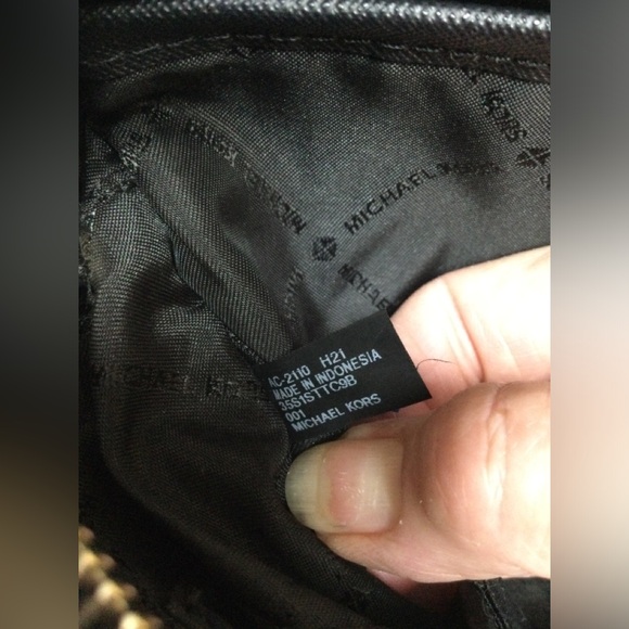 Michael  Kors Purse and Wallet. Black - Picture 11 of 16